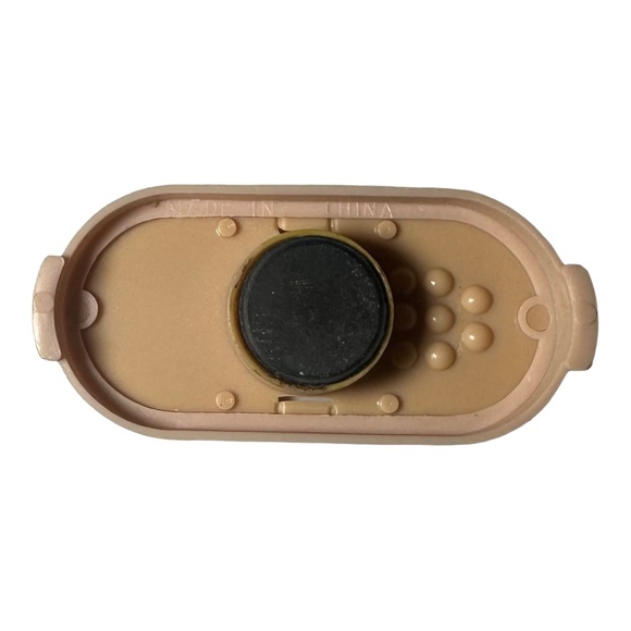 Tupperware Vintage Ivory Rose Pink Spice Shaker Lid Magnet - Picture 2 of 2